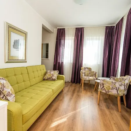 別荘 Luxury Oasis With Pool! Binježevo