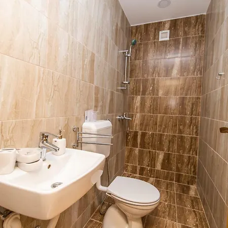 Luxury Oasis With Pool! 別荘 Binježevo